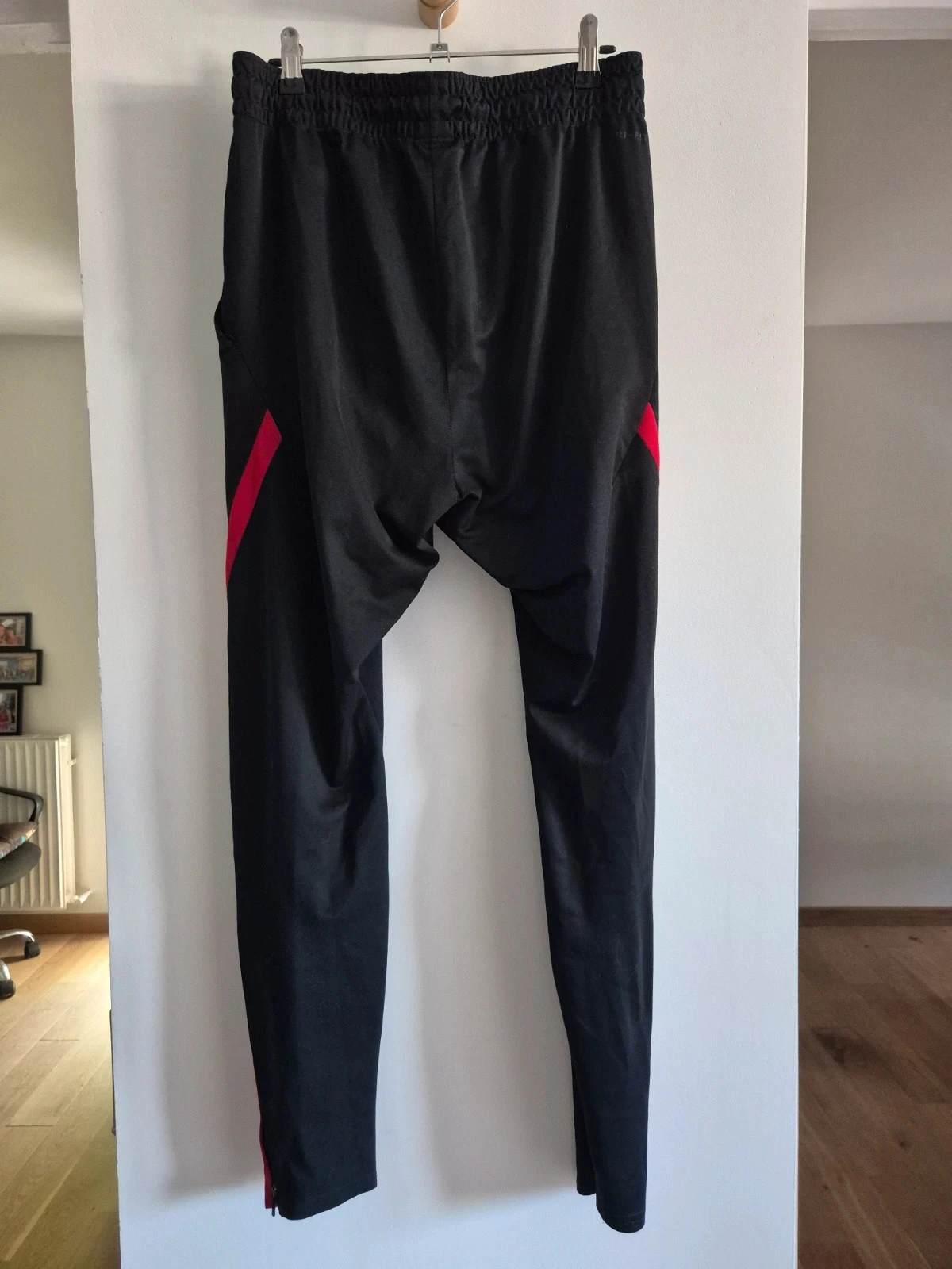 Jogging noir et rouge Jordan L – photo 2